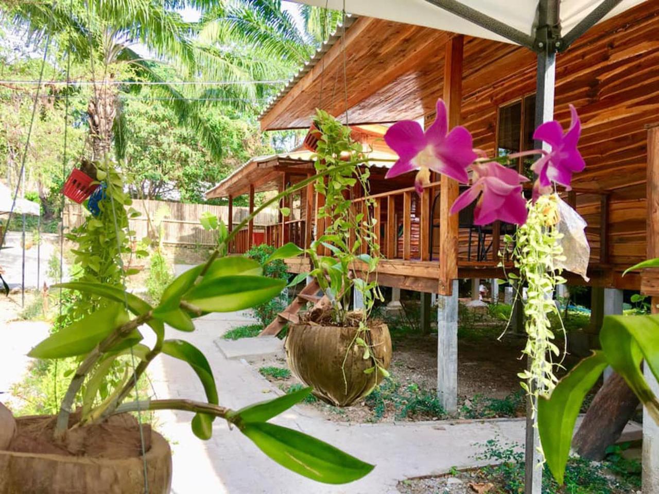 Lanta A Toi House Hotel เกาะลันตา ภายนอก รูปภาพ