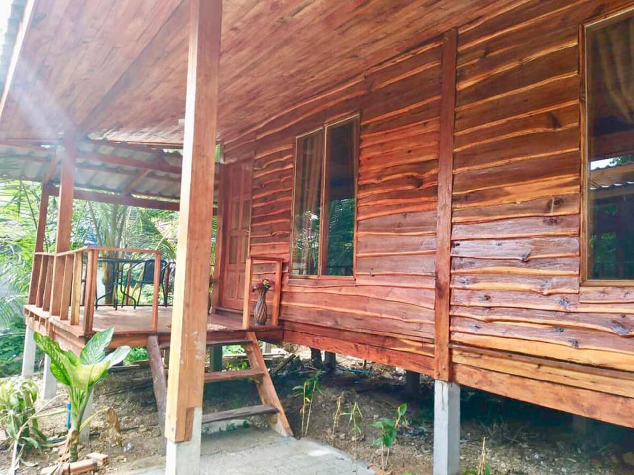 Lanta A Toi House Hotel เกาะลันตา ภายนอก รูปภาพ