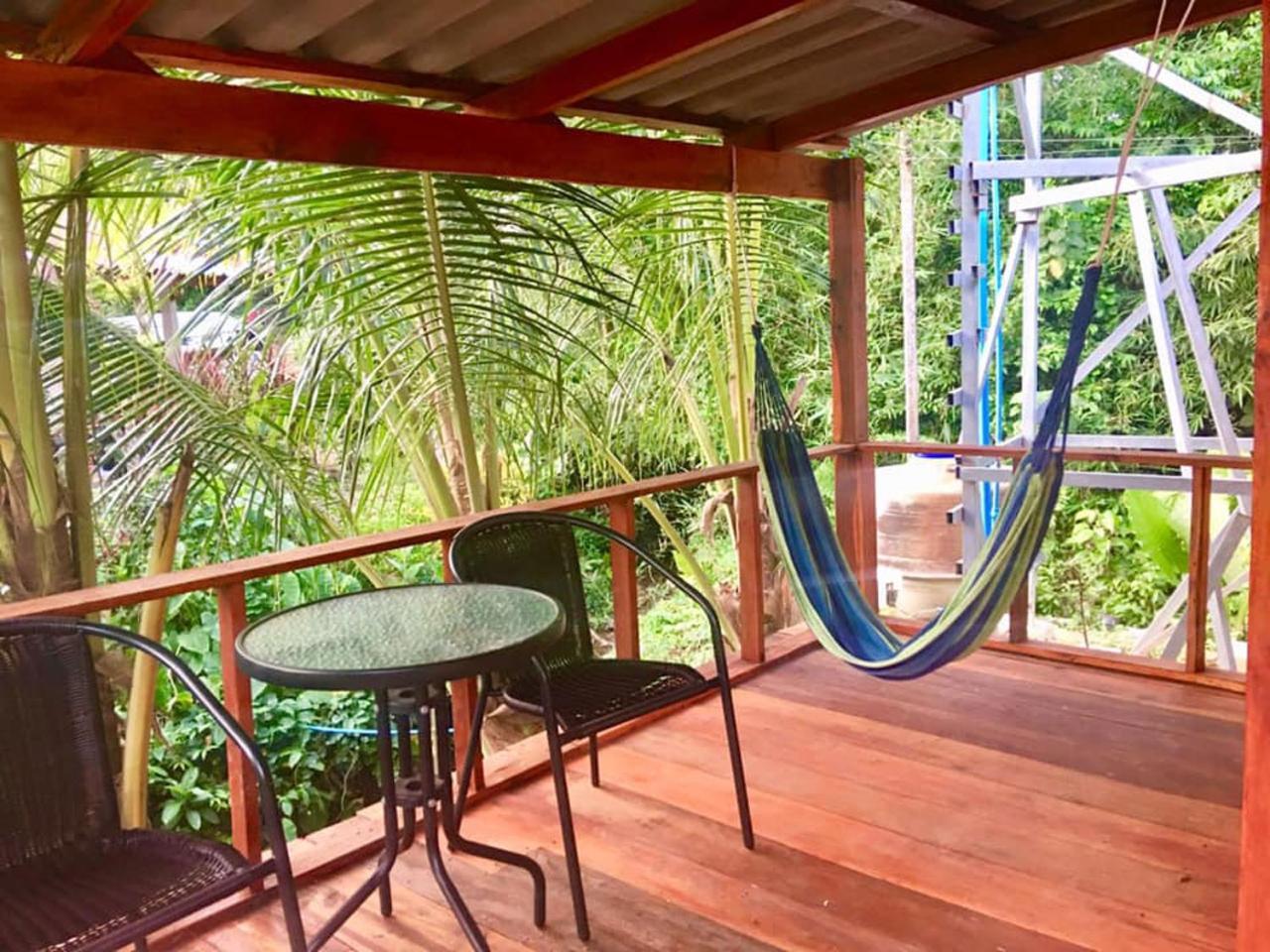 Lanta A Toi House Hotel เกาะลันตา ภายนอก รูปภาพ