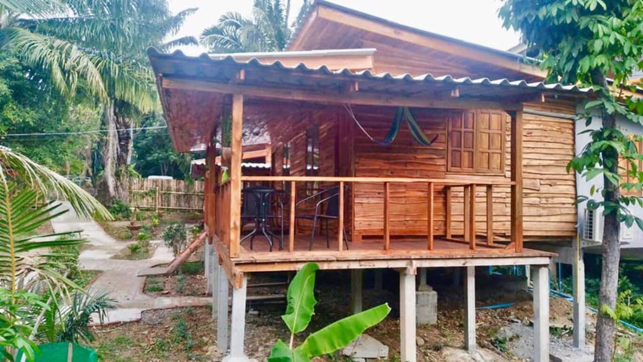 Lanta A Toi House Hotel เกาะลันตา ภายนอก รูปภาพ