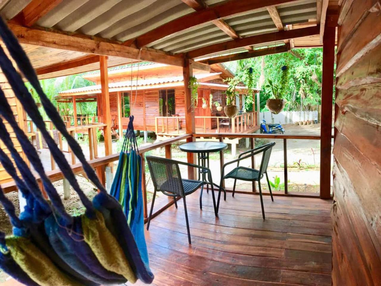 Lanta A Toi House Hotel เกาะลันตา ภายนอก รูปภาพ