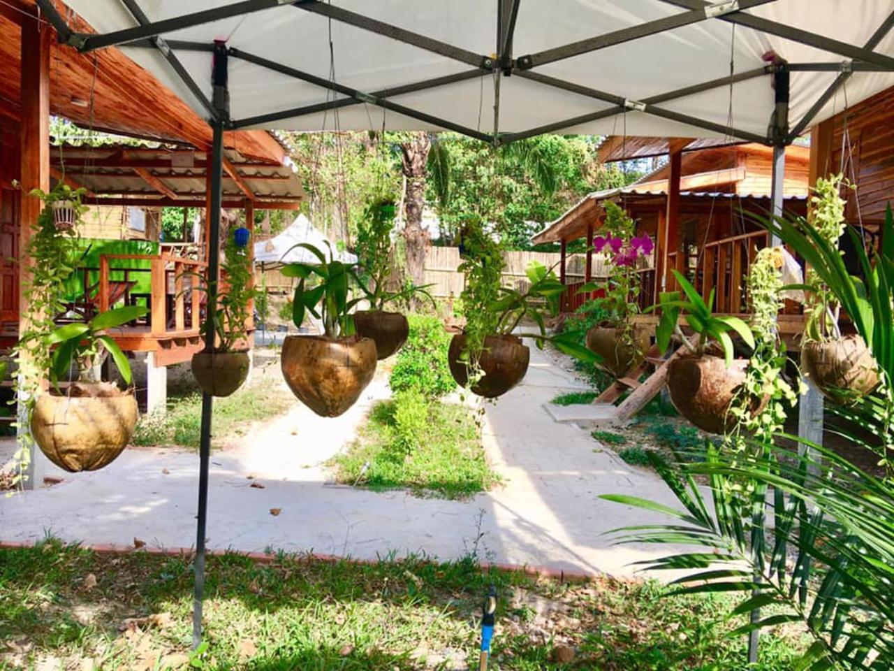 Lanta A Toi House Hotel เกาะลันตา ภายนอก รูปภาพ