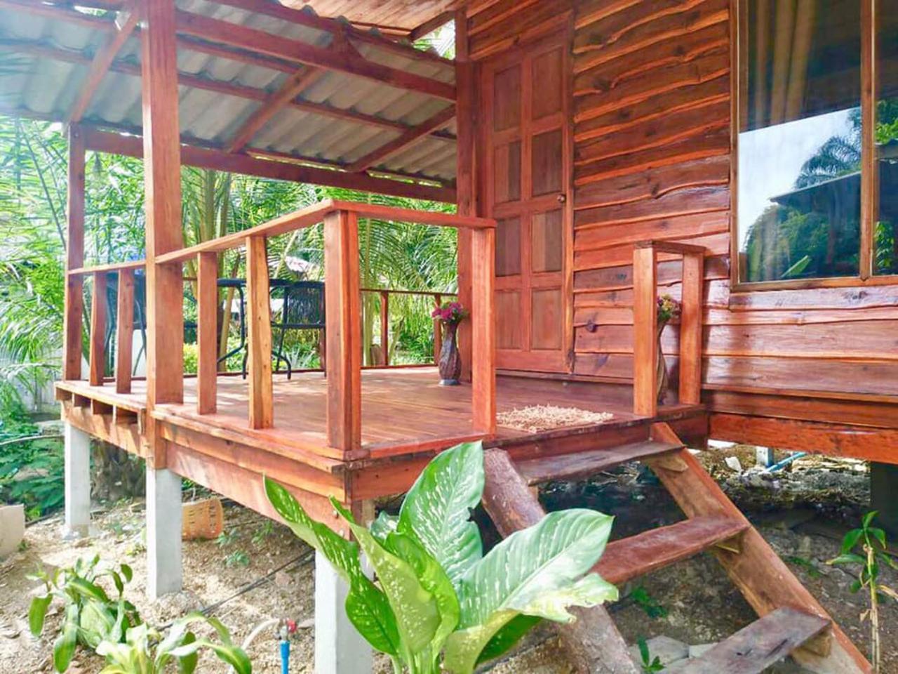 Lanta A Toi House Hotel เกาะลันตา ภายนอก รูปภาพ